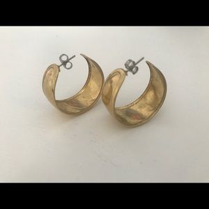 Vintage gold tone hoop earrings